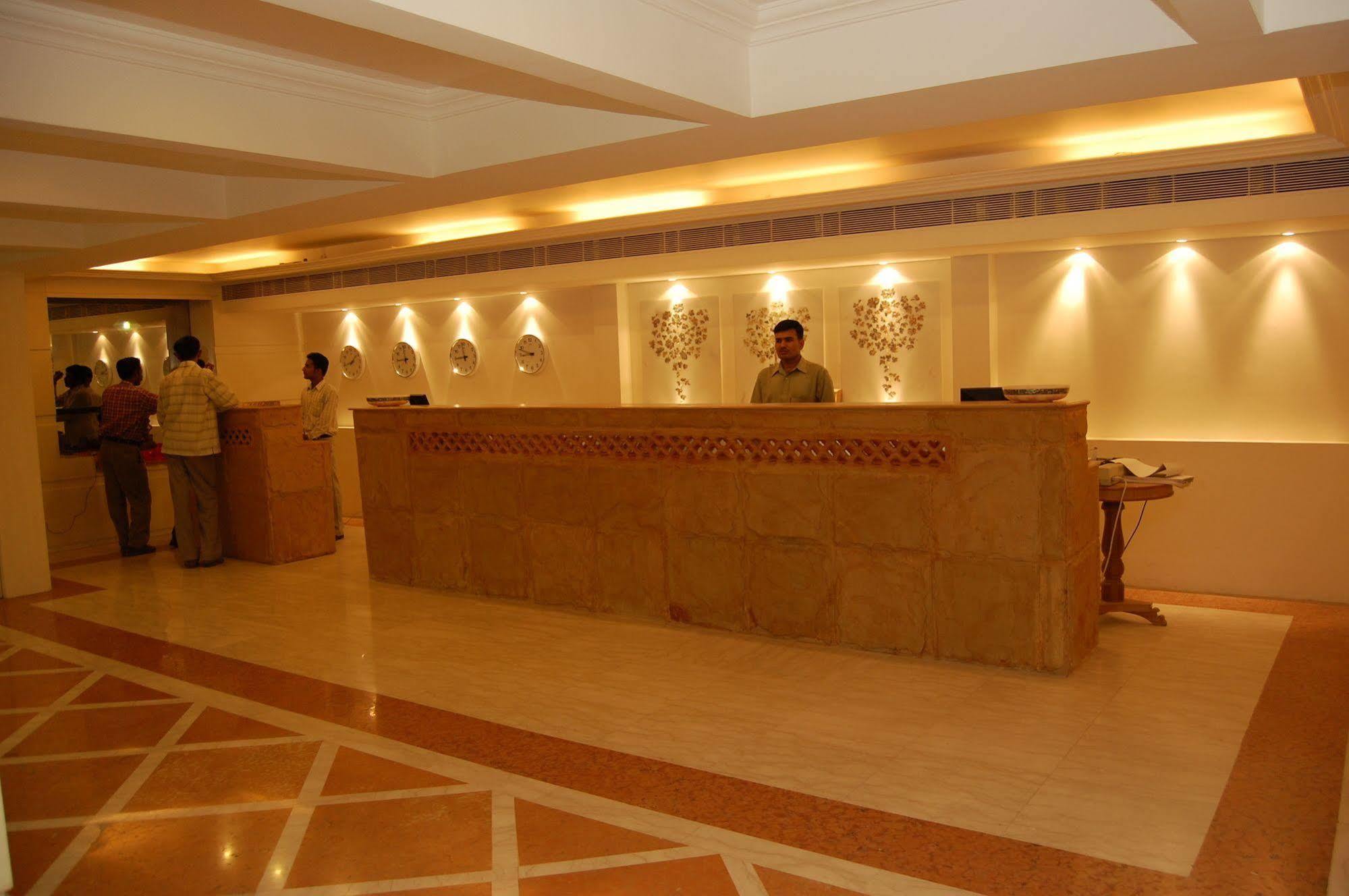 Mapple Abhay Jodhpur Hotel Джодпур Екстериор снимка